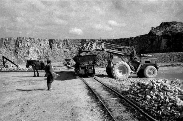 Chargement wagonnet carriere de Benet